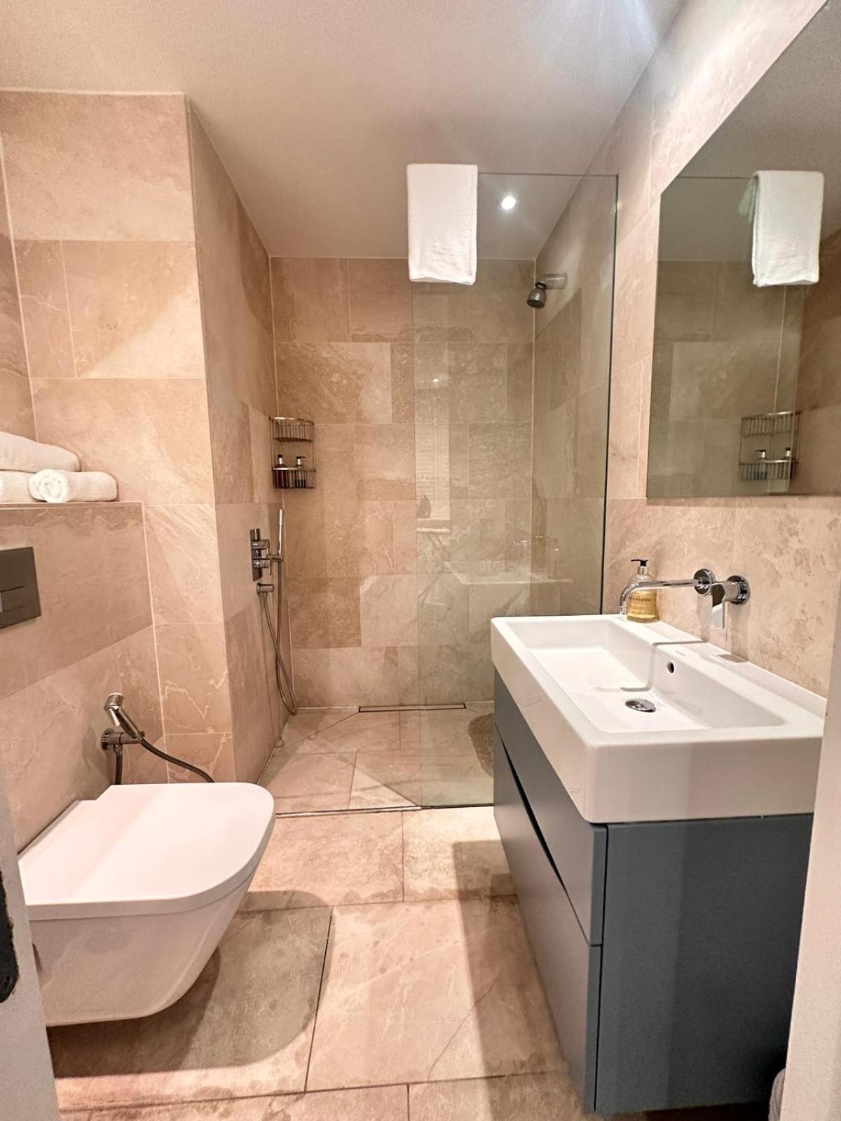 Spacious Central London Flat - 2Bhk المظهر الخارجي الصورة